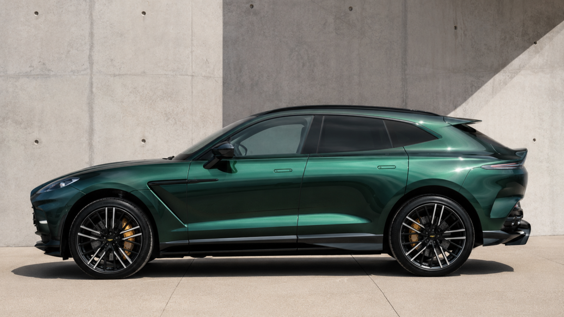 Aston Martin DBX 707 Rental Marbella
