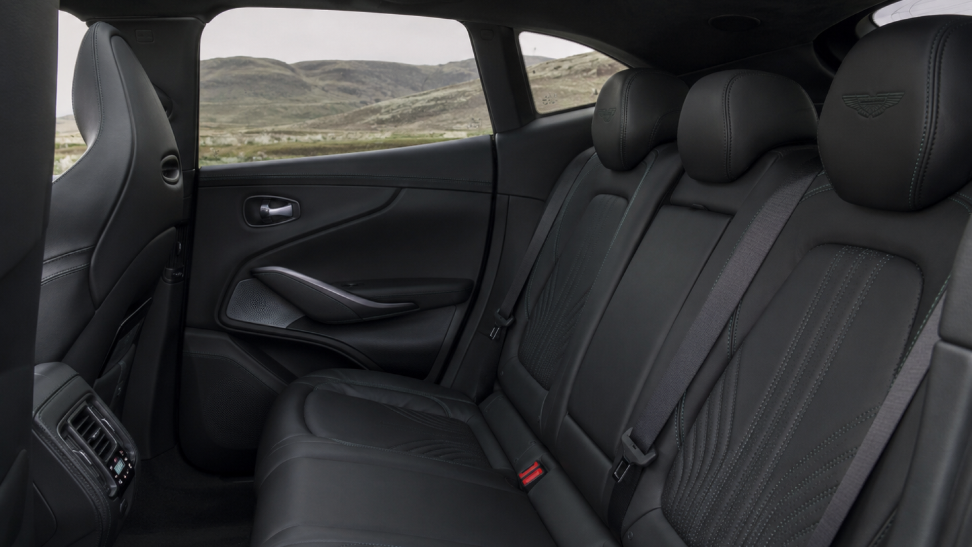 Aston Martin DBX 707 Rental Marbella